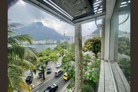 Apartamento à venda com 58m², 2 quartos e 1 vaga