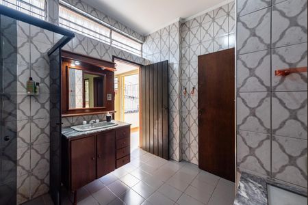 Casa para alugar com 221m², 3 quartos e 3 vagas Casa para alugar com 221m², 3 quartos e 3 vagasBanheiro