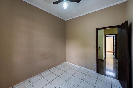 Casa para alugar com 221m², 3 quartos e 3 vagas Casa para alugar com 221m², 3 quartos e 3 vagasQuarto