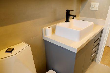 Apartamento à venda com 83m², 2 quartos e 2 vagasBanheiro da Suíte 2