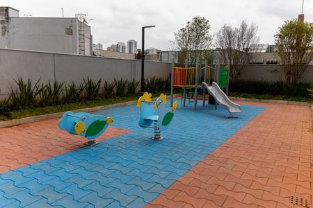 Apartamento à venda com 83m², 2 quartos e 2 vagasÁrea comum - Playground