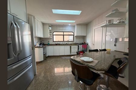 Apartamento à venda com 320m², 4 quartos e 4 vagas