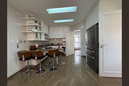 Apartamento à venda com 320m², 4 quartos e 4 vagas