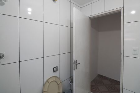 Banheiro de casa para alugar com 1 quarto, 35m² em Conjunto Habitacional Jova Rural, São Paulo