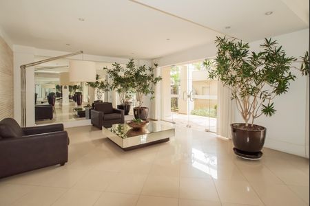 Apartamento à venda com 115m², 3 quartos e 2 vagas Apartamento à venda com 115m², 3 quartos e 2 vagasHall social