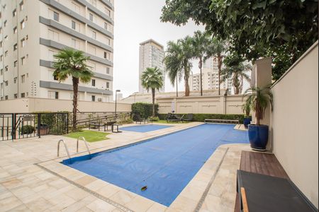 Apartamento à venda com 115m², 3 quartos e 2 vagas Apartamento à venda com 115m², 3 quartos e 2 vagasÁrea comum - Piscina