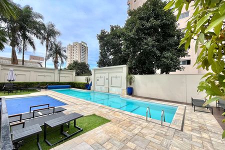 Apartamento à venda com 115m², 3 quartos e 2 vagas Apartamento à venda com 115m², 3 quartos e 2 vagasÁrea comum - Piscina