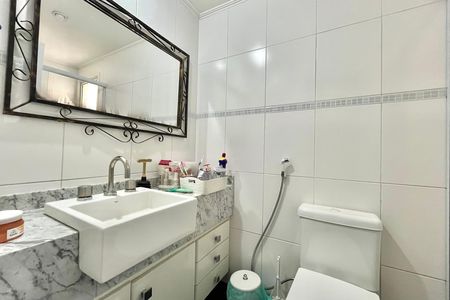 Apartamento à venda com 115m², 3 quartos e 2 vagas Apartamento à venda com 115m², 3 quartos e 2 vagasBanheiro da Suíte
