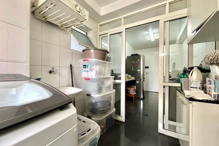 Apartamento à venda com 115m², 3 quartos e 2 vagas Apartamento à venda com 115m², 3 quartos e 2 vagasÁrea de Serviço