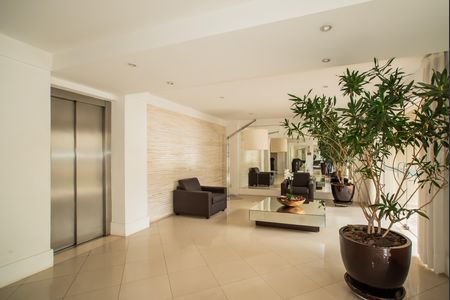 Apartamento à venda com 115m², 3 quartos e 2 vagas Apartamento à venda com 115m², 3 quartos e 2 vagasHall social