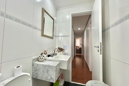 Apartamento à venda com 115m², 3 quartos e 2 vagas Apartamento à venda com 115m², 3 quartos e 2 vagasBanheiro Corredor