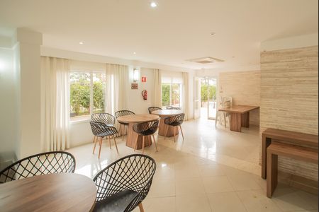 Apartamento à venda com 115m², 3 quartos e 2 vagas Apartamento à venda com 115m², 3 quartos e 2 vagasÁrea comum - Salão de festas