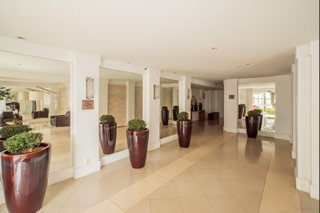 Apartamento à venda com 115m², 3 quartos e 2 vagas Apartamento à venda com 115m², 3 quartos e 2 vagasHall social