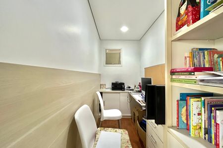 Apartamento à venda com 115m², 3 quartos e 2 vagas Apartamento à venda com 115m², 3 quartos e 2 vagasEscritório