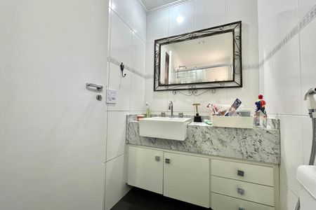 Apartamento à venda com 115m², 3 quartos e 2 vagas Apartamento à venda com 115m², 3 quartos e 2 vagasBanheiro da Suíte