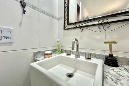 Apartamento à venda com 115m², 3 quartos e 2 vagas Apartamento à venda com 115m², 3 quartos e 2 vagasBanheiro da Suíte