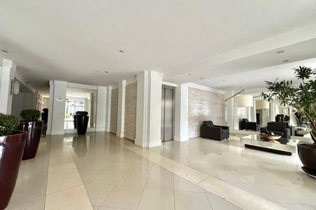 Apartamento à venda com 115m², 3 quartos e 2 vagas Apartamento à venda com 115m², 3 quartos e 2 vagasHall social