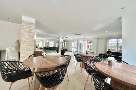 Apartamento à venda com 115m², 3 quartos e 2 vagas Apartamento à venda com 115m², 3 quartos e 2 vagasÁrea comum - Salão de festas