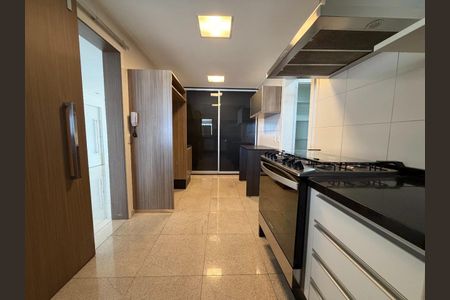 Apartamento à venda com 284m², 4 quartos e 4 vagas