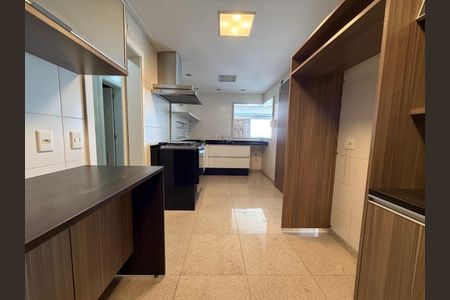 Apartamento à venda com 284m², 4 quartos e 4 vagas