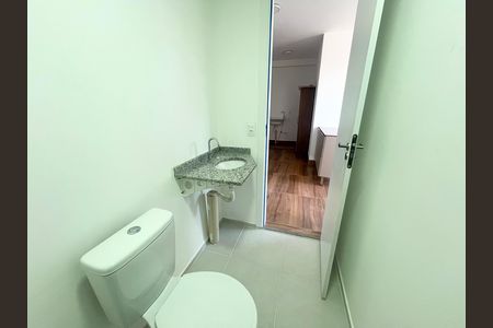 Apartamento para alugar com 34m², 2 quartos e sem vagaBanheiro