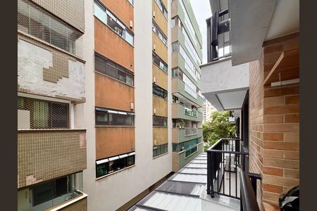 Apartamento à venda com 75m², 2 quartos e 1 vaga Apartamento à venda com 75m², 2 quartos e 1 vagaVaranda da sala - vista 2