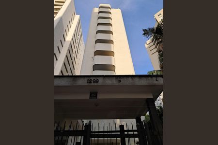 Apartamento à venda com 220m², 3 quartos e 2 vagasFachada