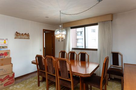 Apartamento à venda com 220m², 3 quartos e 2 vagasSala