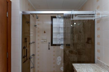 Apartamento à venda com 220m², 3 quartos e 2 vagasBanheiro do quarto 3 Suíte