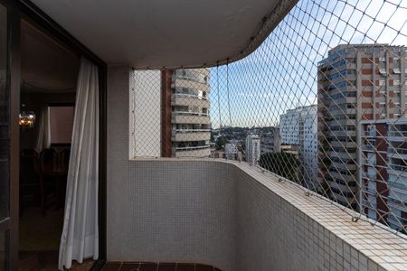 Apartamento à venda com 220m², 3 quartos e 2 vagasSala