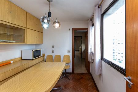 Apartamento à venda com 220m², 3 quartos e 2 vagasCopa