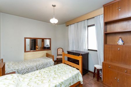 Apartamento à venda com 220m², 3 quartos e 2 vagasQuarto 3 Suíte
