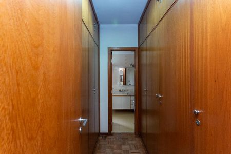 Apartamento à venda com 220m², 3 quartos e 2 vagasCloset Quarto 3 Suíte
