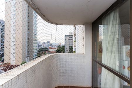 Apartamento à venda com 220m², 3 quartos e 2 vagasSala