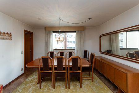 Apartamento à venda com 220m², 3 quartos e 2 vagasSala