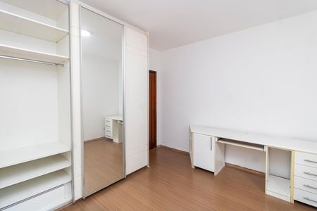 Casa à venda com 300m², 4 quartos e 5 vagas Casa à venda com 300m², 4 quartos e 5 vagasSuíte 1