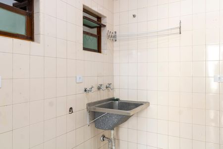 Casa à venda com 300m², 4 quartos e 5 vagas Casa à venda com 300m², 4 quartos e 5 vagasÁrea de Serviço