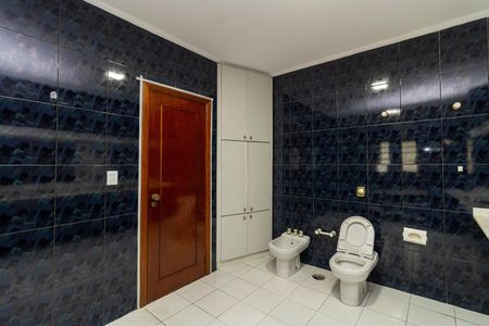 Casa à venda com 300m², 4 quartos e 5 vagas Casa à venda com 300m², 4 quartos e 5 vagasBanheiro da Suíte 3
