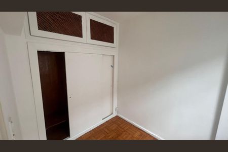 24 Quarto de Serviço de apartamento à venda com 2 quartos, 83m² em Cerqueira César, São Paulo