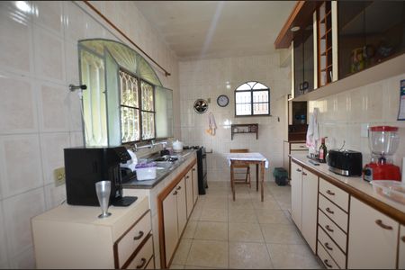 Casa à venda com 350m², 5 quartos e 8 vagasCozinha