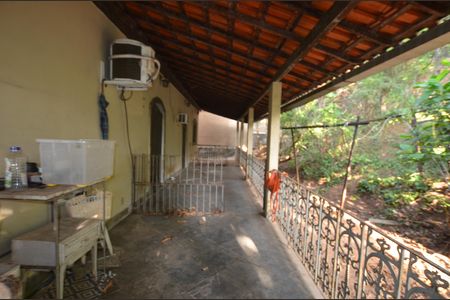 Casa à venda com 350m², 5 quartos e 8 vagasVaranda da Casa /Sala /Quartos