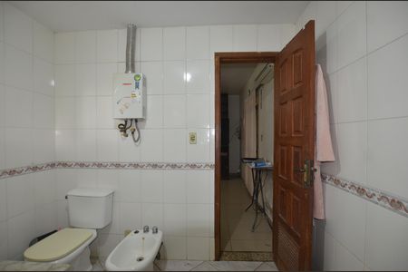 Casa à venda com 350m², 5 quartos e 8 vagasBanheiro da Suíte