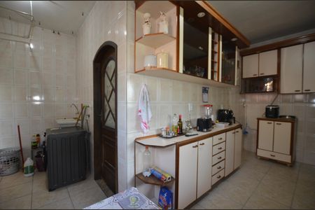 Casa à venda com 350m², 5 quartos e 8 vagasCozinha/ Área de Serviço
