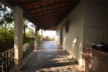 Casa à venda com 350m², 5 quartos e 8 vagasVaranda da Casa /Sala /Quartos