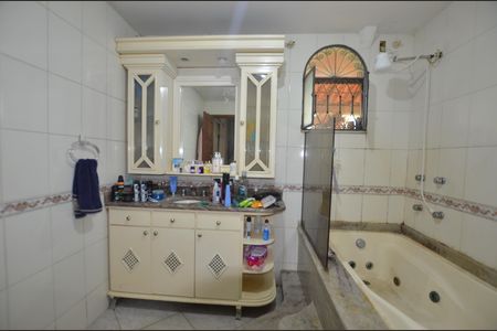 Casa à venda com 350m², 5 quartos e 8 vagasBanheiro da Suíte