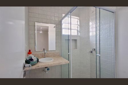 Apartamento à venda com 120m², 3 quartos e 2 vagas Apartamento à venda com 120m², 3 quartos e 2 vagasBanheiro da Suíte