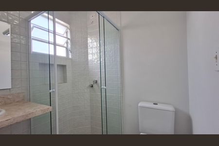 Apartamento à venda com 120m², 3 quartos e 2 vagas Apartamento à venda com 120m², 3 quartos e 2 vagasBanheiro da Suíte