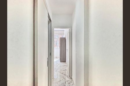Apartamento à venda com 45m², 1 quarto e sem vagaSala - corredor de acesso aos cômodos