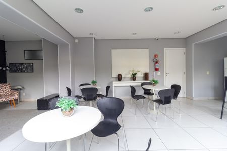 Apartamento para alugar com 31m², 1 quarto e sem vaga Apartamento para alugar com 31m², 1 quarto e sem vagaÁrea comum - Salão de festas