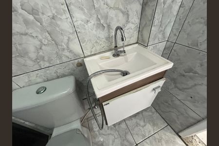 Apartamento para alugar com 60m², 2 quartos e sem vagaBanheiro
